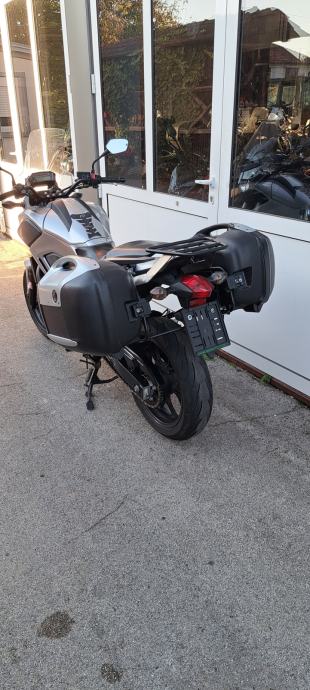 Honda NC 700 X ABS – puno opreme, A2 (35kw), garancija, 2012 god.