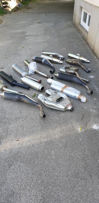 Originalni tvornički topovi i auspusi za motocikle