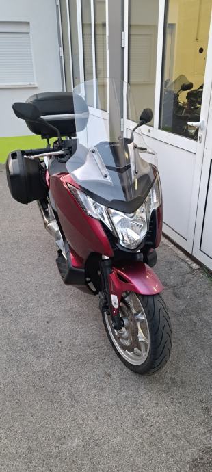 Honda Integra 700 ABS, 33.957 km, 3 kofera, garancija, 2012 god.
