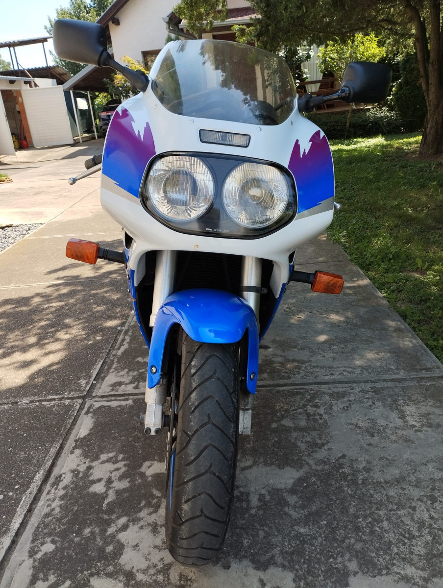 Suzuki GSXR750 W