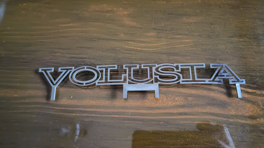 Natpis od inoxa “Volusia” za windshield