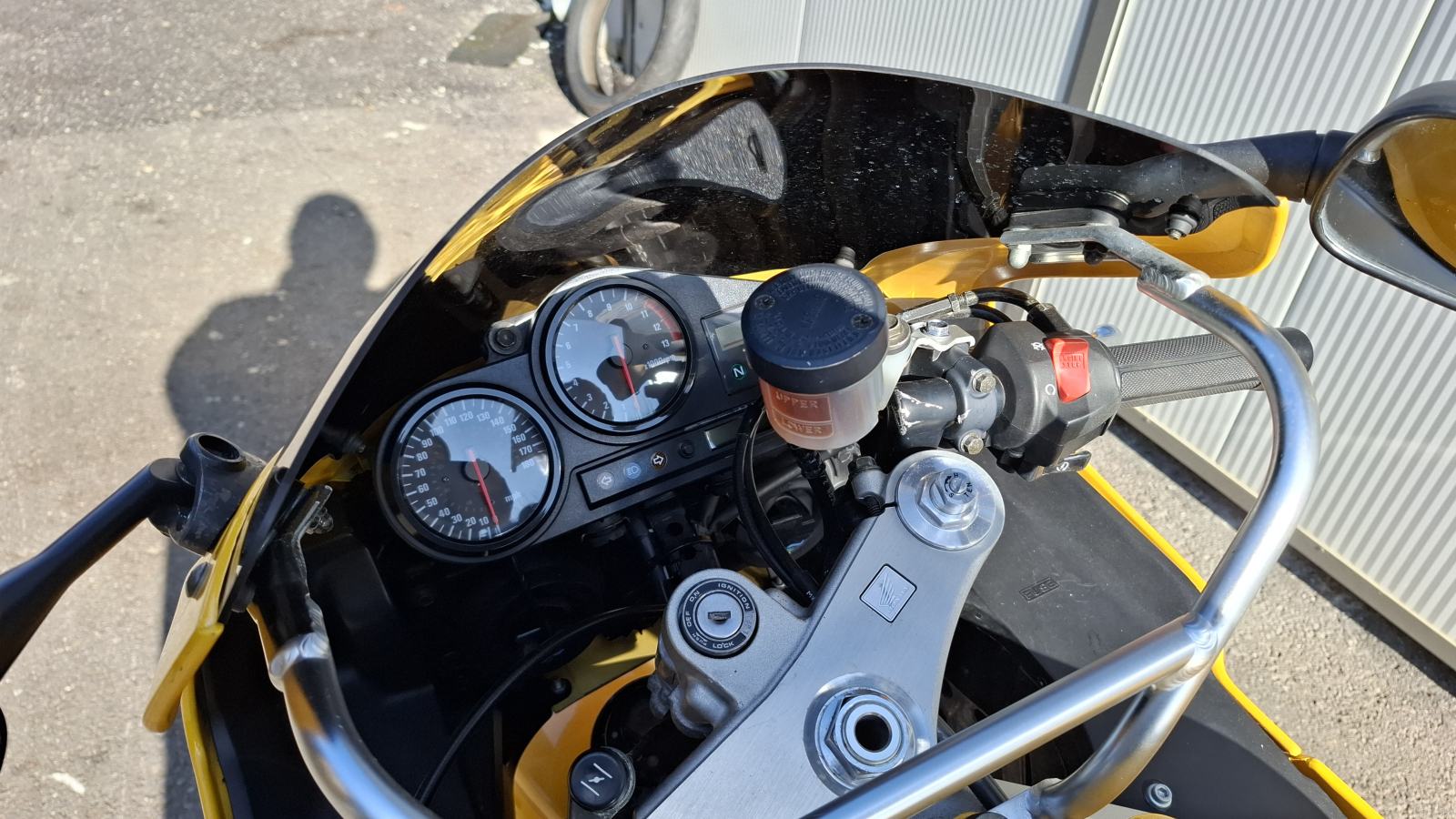 Honda CBR900RR Fireblade 919, svega 20.000km, 1999 god.