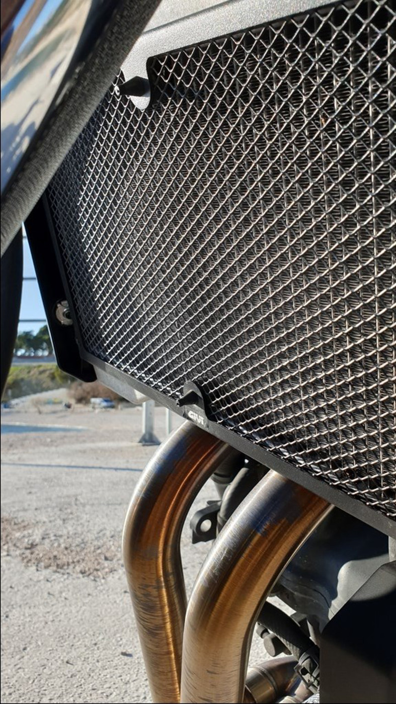 Yamaha MT07, full SC Project, nove gume, veliki servis, reg do 7/2026