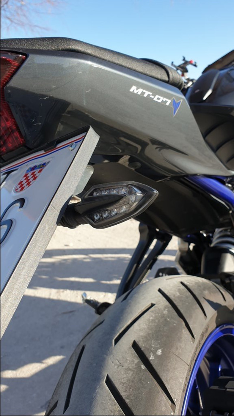 Yamaha MT07, full SC Project, nove gume, veliki servis, reg do 7/2026