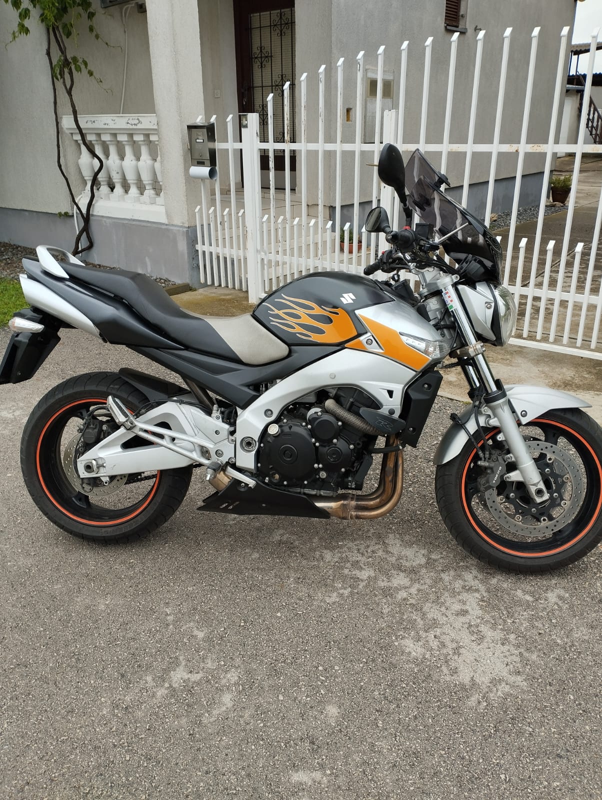 Suzuki GSR 600A