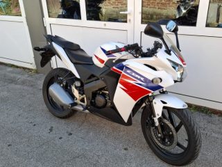 honda cbr 125 r, 24254km, servisirana, 2014 god.