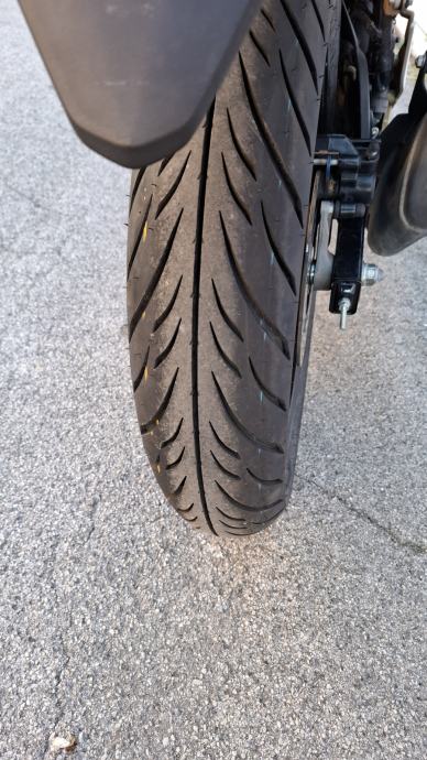 Honda CBR 125 R, 24254km, servisirana, 2014 god.