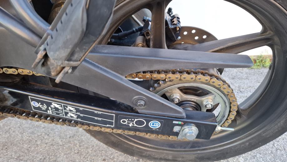 Honda CBR 125 R, 24254km, servisirana, 2014 god.