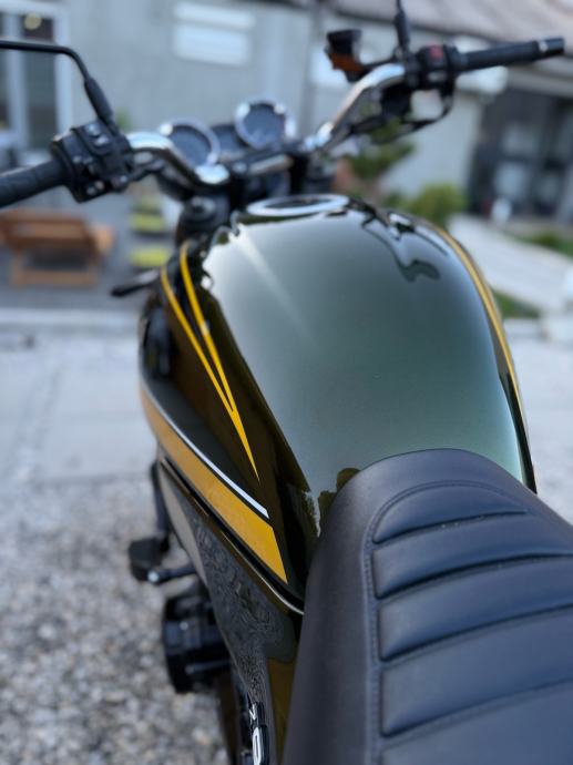 Kawasaki Z900 RS, 2021 god.
