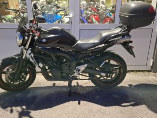 yamaha fz6 naked, puno opreme, redovito servisiran, 2010 god.