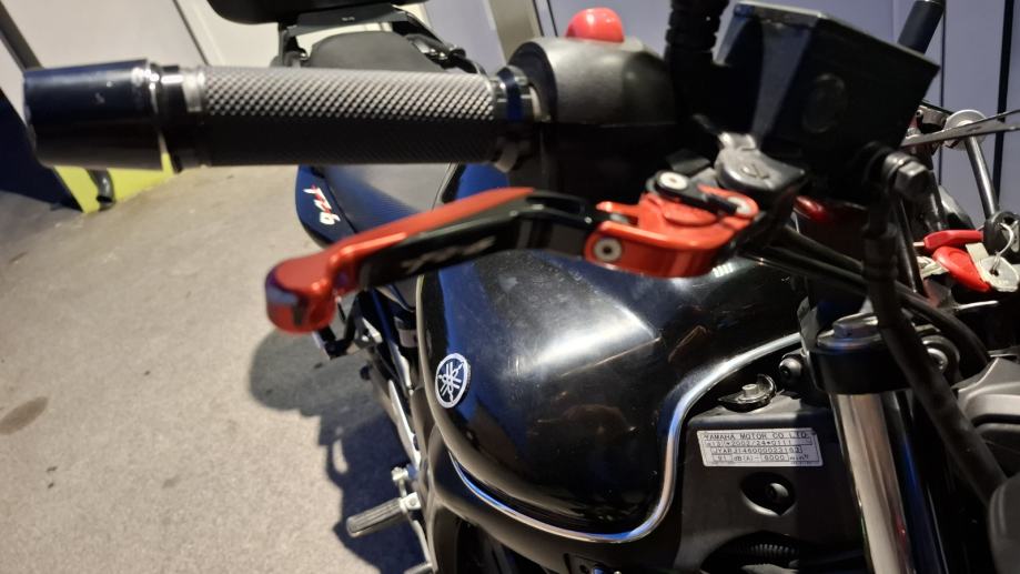 Yamaha FZ6 Naked, puno opreme, redovito servisiran, 2010 god.