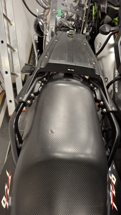 Yamaha FZ6 Naked, puno opreme, redovito servisiran, 2010 god.