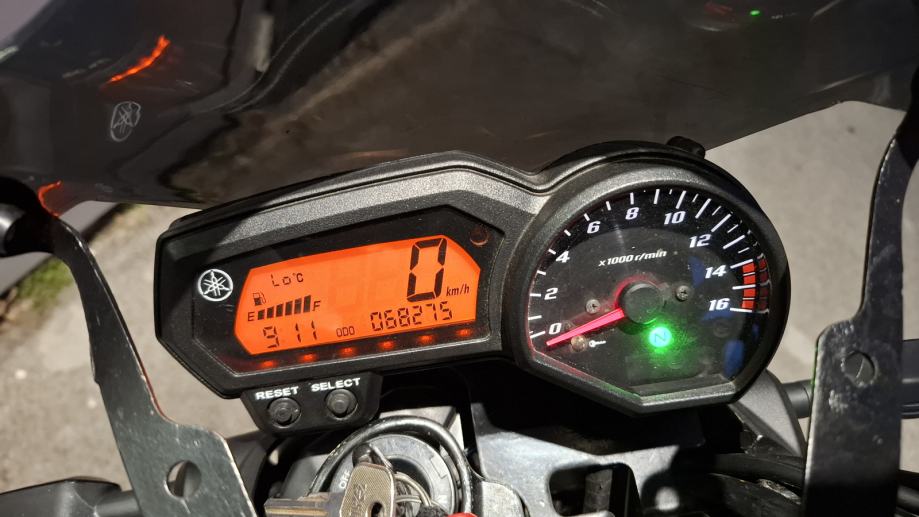 Yamaha FZ6 Naked, puno opreme, redovito servisiran, 2010 god.
