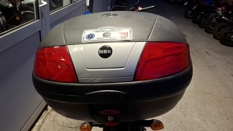 Yamaha FZ6 Naked, puno opreme, redovito servisiran, 2010 god.