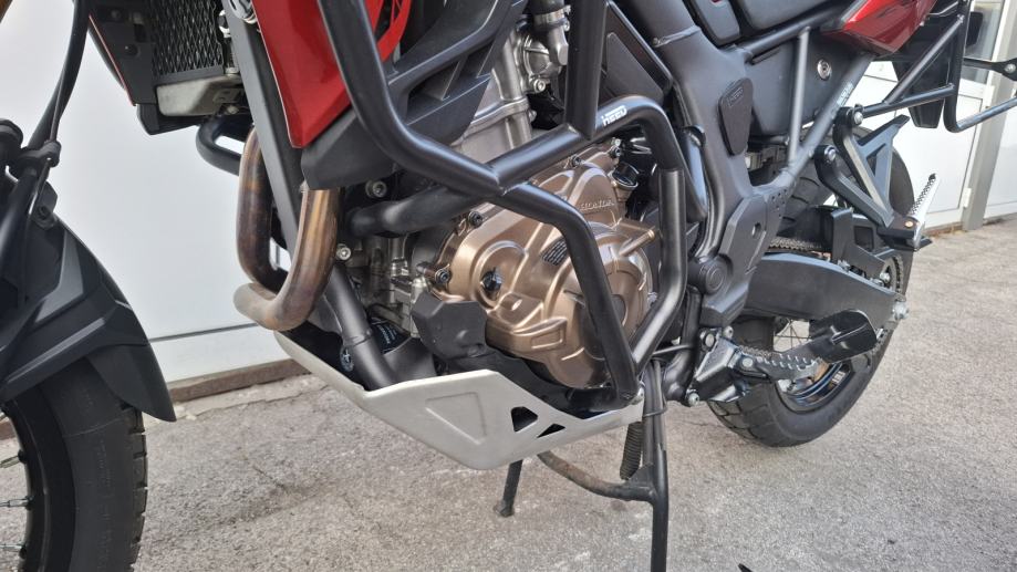 Honda CRF1000 Africa Twin DCT, puno opreme, garancija, 2018. god.
