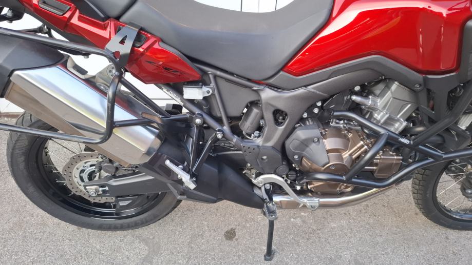 Honda CRF1000 Africa Twin DCT, puno opreme, garancija, 2018. god.