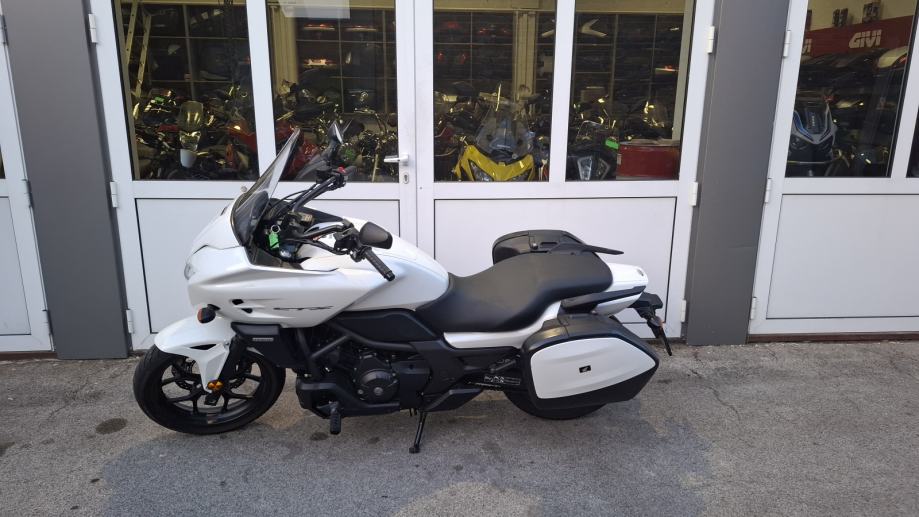 Honda CTX 700 D, 12.186 km, top stanje, garancija, 2014 god.