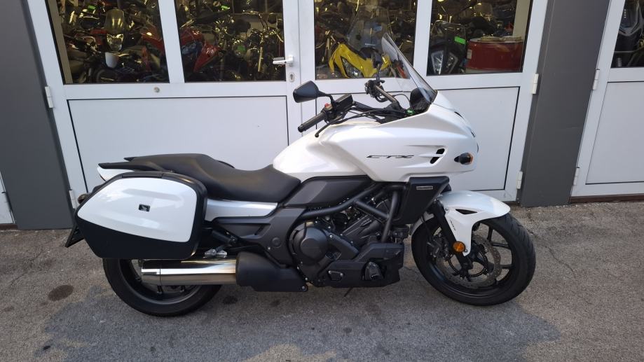 Honda CTX 700 D, 12.186 km, top stanje, garancija, 2014 god.