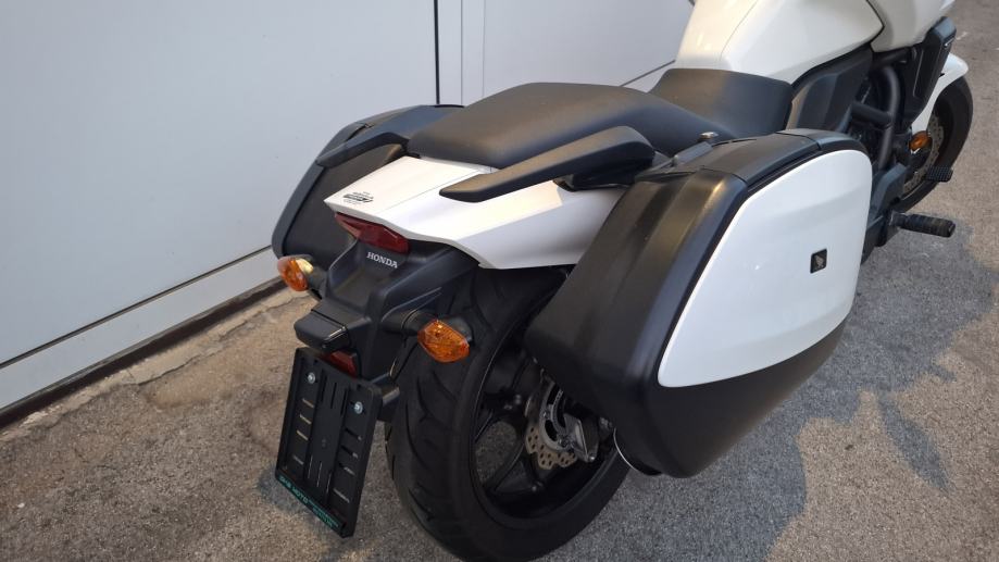Honda CTX 700 D, 12.186 km, top stanje, garancija, 2014 god.