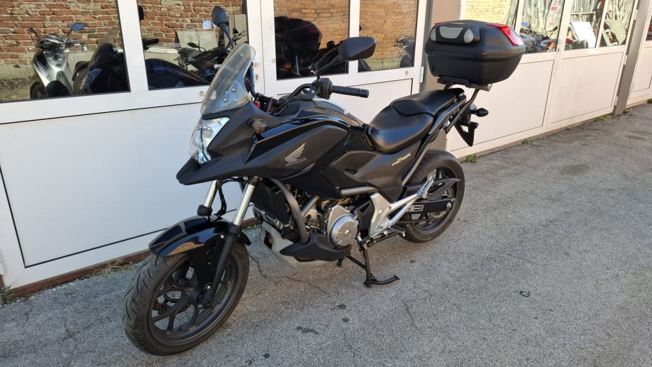 Honda NC 700 XA, 16027km, odlično stanje, garancija, 2012 god.