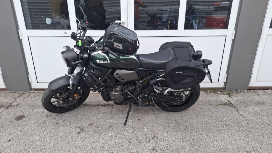 Yamaha XSR 700, puno opreme, 38.392 km, garancija, 2016 god.