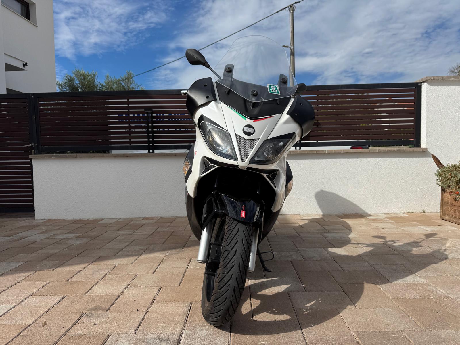Aprilia SR MAX 300 – 2012