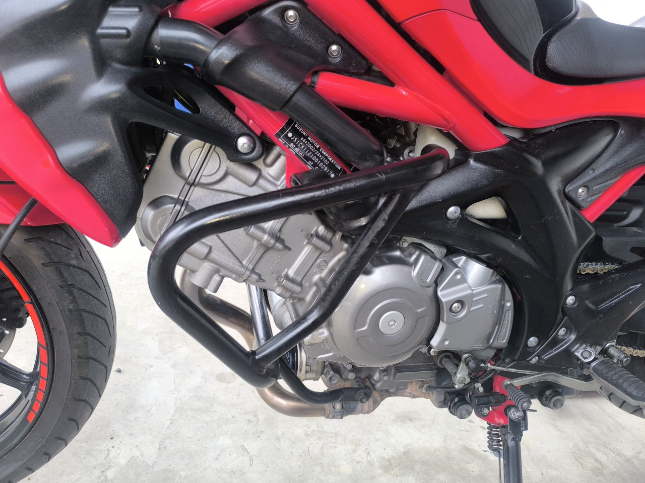 Suzuki SFV 650 A “Gladius”