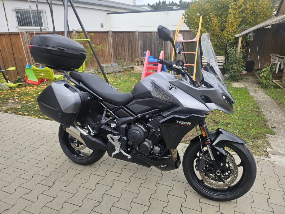 Triumph Tiger 800 Sport, puno opreme, 2025 god.