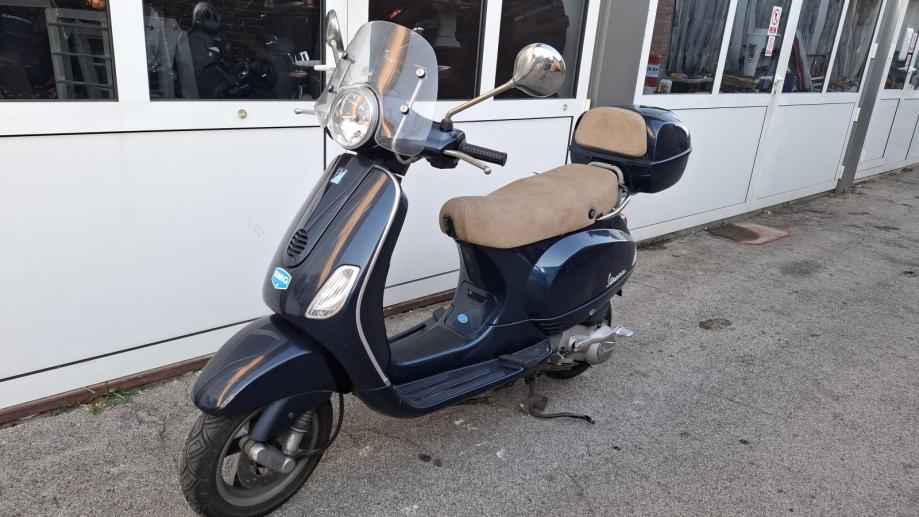 Vespa LX 125, 17.938 km, očuvana, 2008 god.