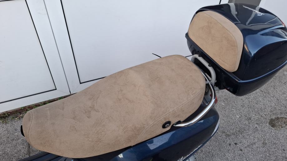 Vespa LX 125, 17.938 km, očuvana, 2008 god.