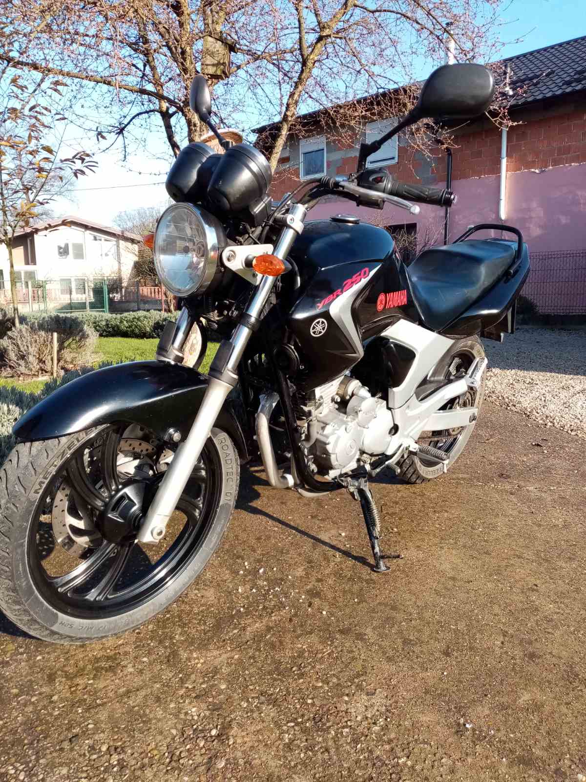 YAMAHA YBR 250