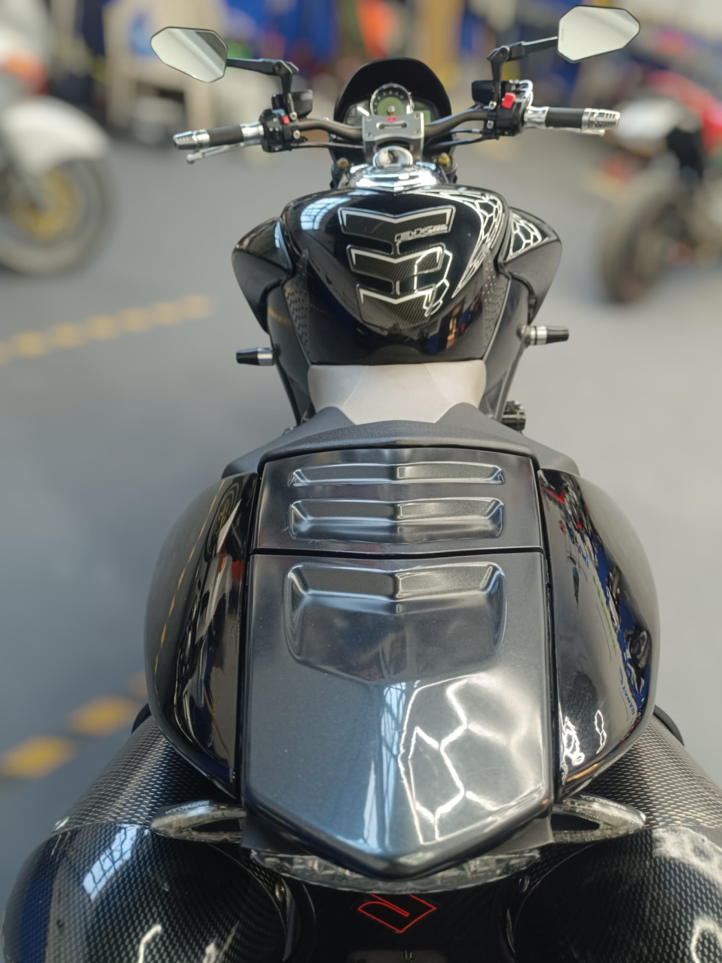 Suzuki BKing 1340 Naked Hayabusa