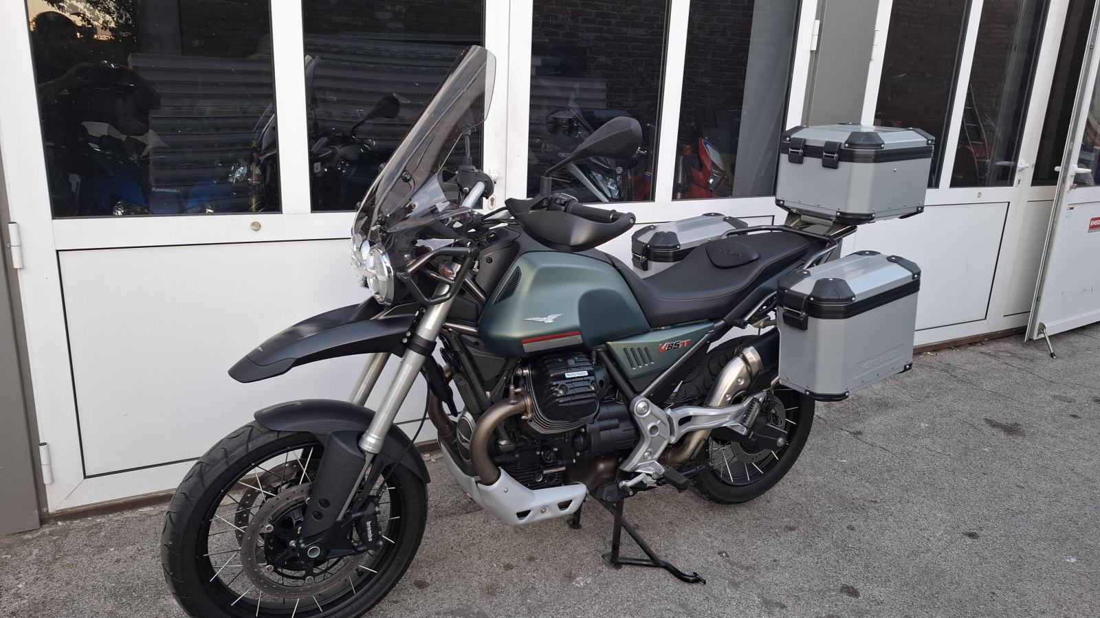 Moto Guzzi V85TT Traveller, 6.740 km – tvorničko jamstvo, 2024 god.