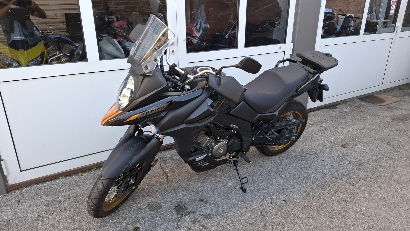 Suzuki DL 650 XT V-Strom, 4.543 km, tvorničko jamstvo, 2025 god.