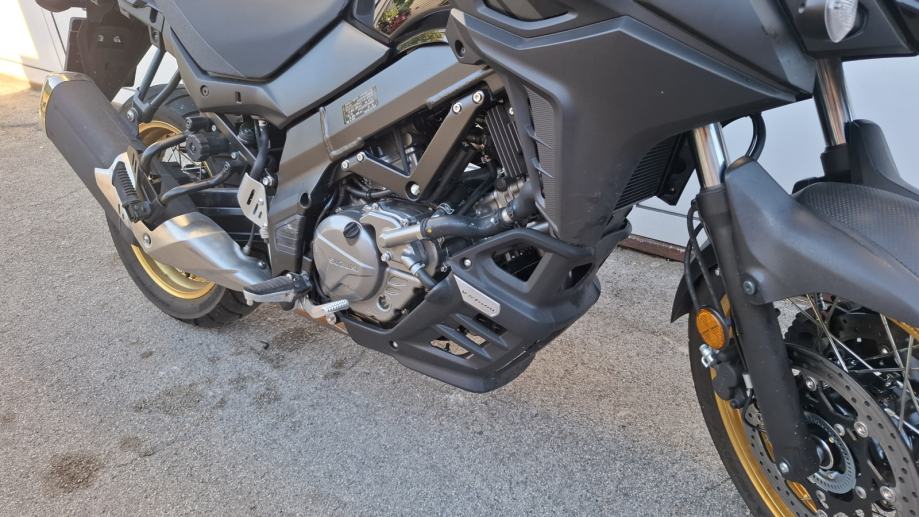 Suzuki DL 650 XT V-Strom, 4.543 km, tvorničko jamstvo, 2025 god.
