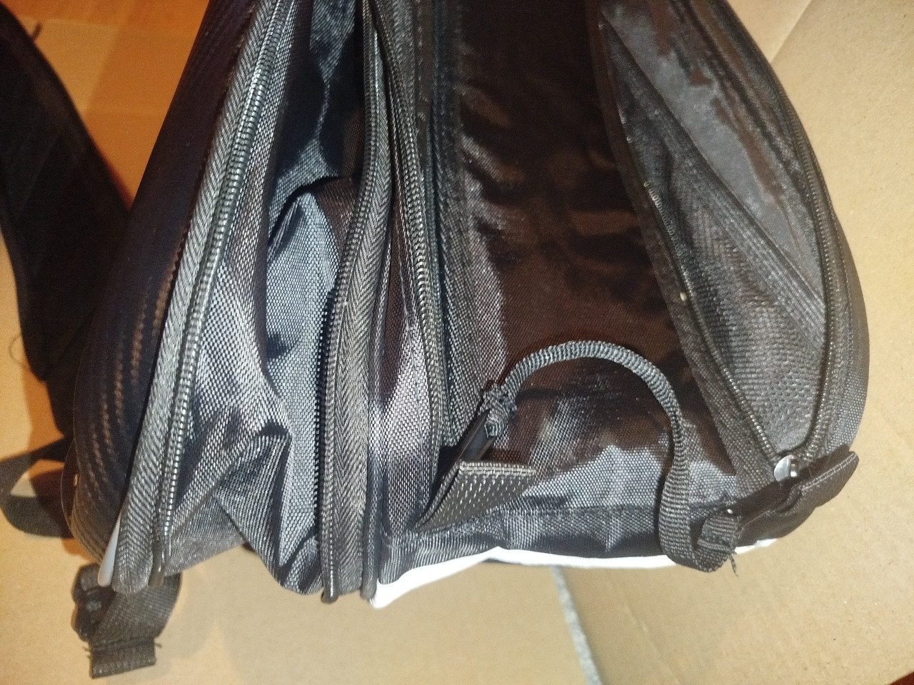 Prodajem bočne torbe za cestovni motocikl