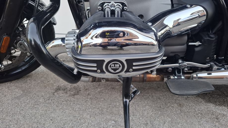 BMW R18 First Edition, 15.108 km, puno opreme, garancija, 2020 god.