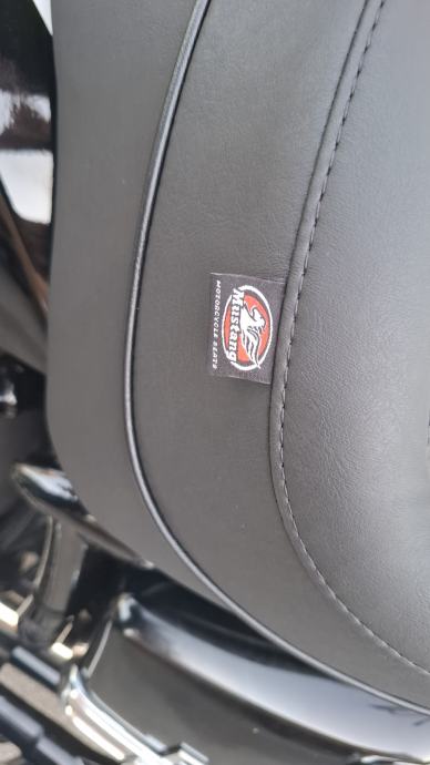 BMW R18 First Edition, 15.108 km, puno opreme, garancija, 2020 god.