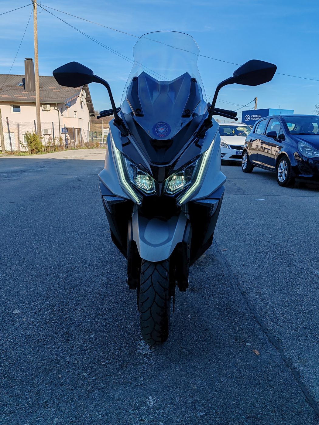 KYMCO AK550, 2017., kao nov, srebrni mat metalik, odličan
