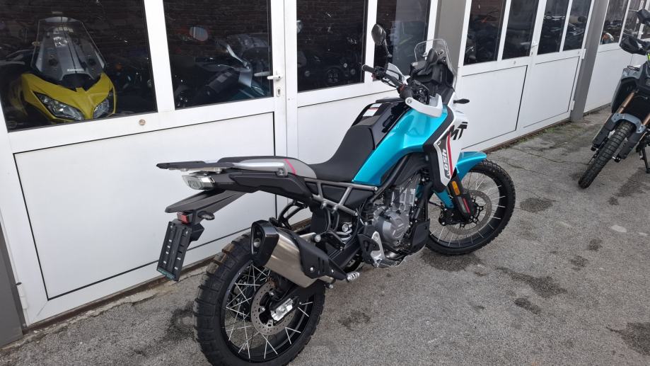 CFmoto 450 MT – novi motocikl, odmah spreman za isporuku, 2025 god.
