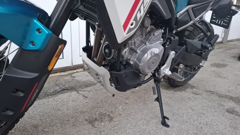 CFmoto 450 MT – novi motocikl, odmah spreman za isporuku, 2025 god.