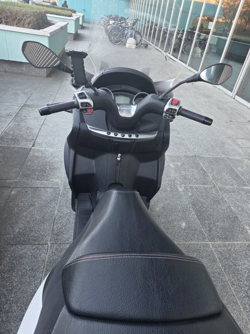 Piaggio MP3 500 i.e. 10.900 km, odlično očuvan, 2018 god.