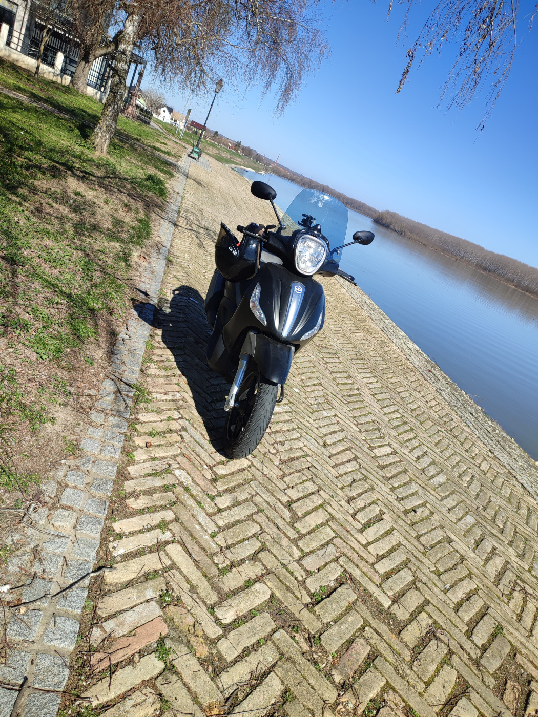 Piaggio Beverly ST 350 – odlično stanje, malo km