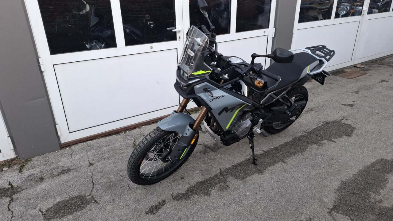 CFmoto 450 MT, novi motocikl – odmah spreman za isporuku, 2025 god.
