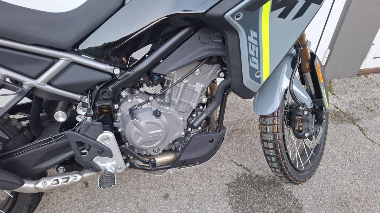 CFmoto 450 MT, novi motocikl – odmah spreman za isporuku, 2025 god.