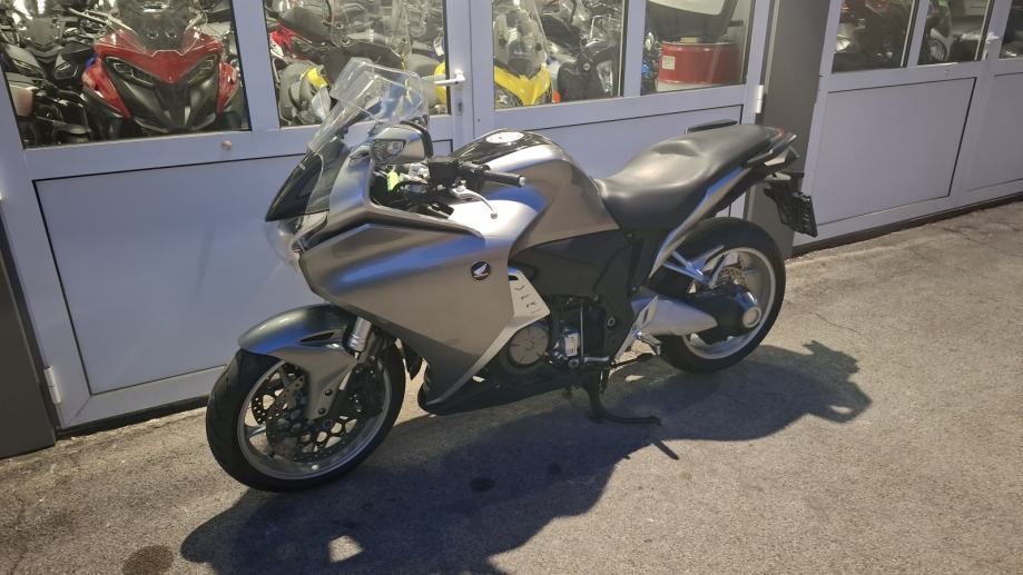 Honda VFR 1200 FA, 25.612 km, odlično stanje, garancija, 2010 god.