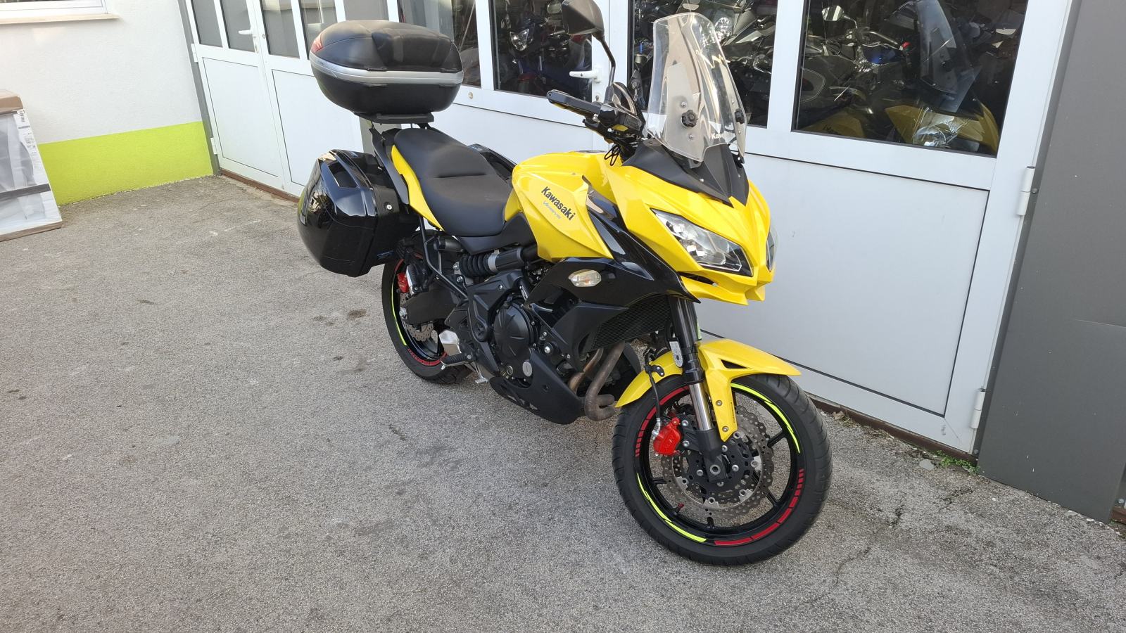 Kawasaki Versys 650 ABS, 18.415.km, puno opreme, odlično stanje, 2015 god.