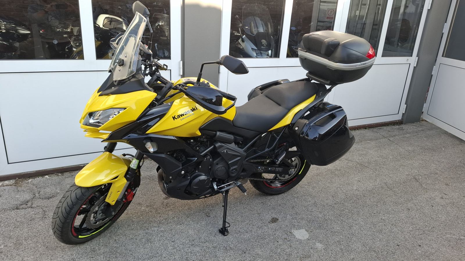 Kawasaki Versys 650 ABS, 18.415.km, puno opreme, odlično stanje, 2015 god.