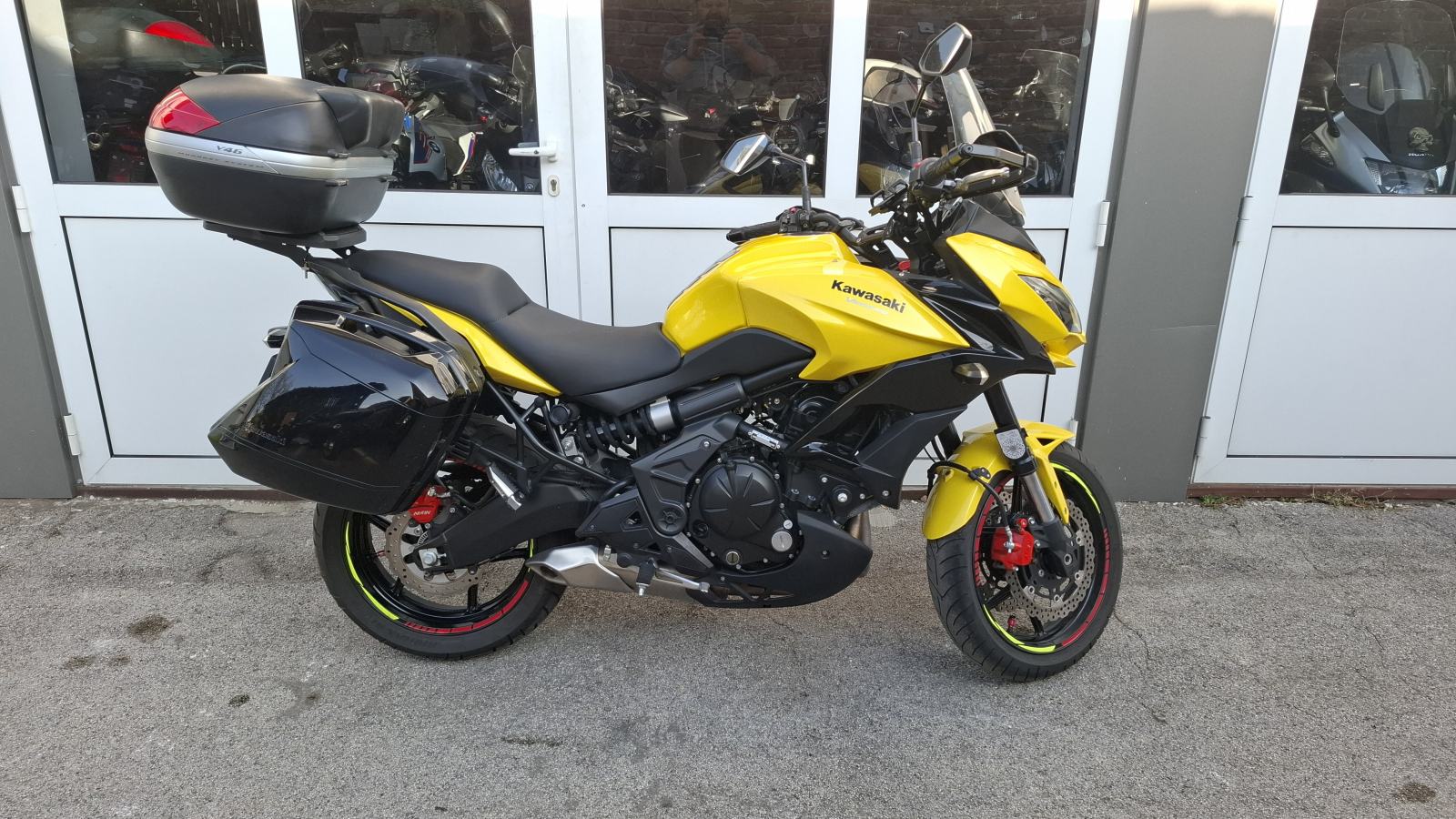 Kawasaki Versys 650 ABS, 18.415.km, puno opreme, odlično stanje, 2015 god.