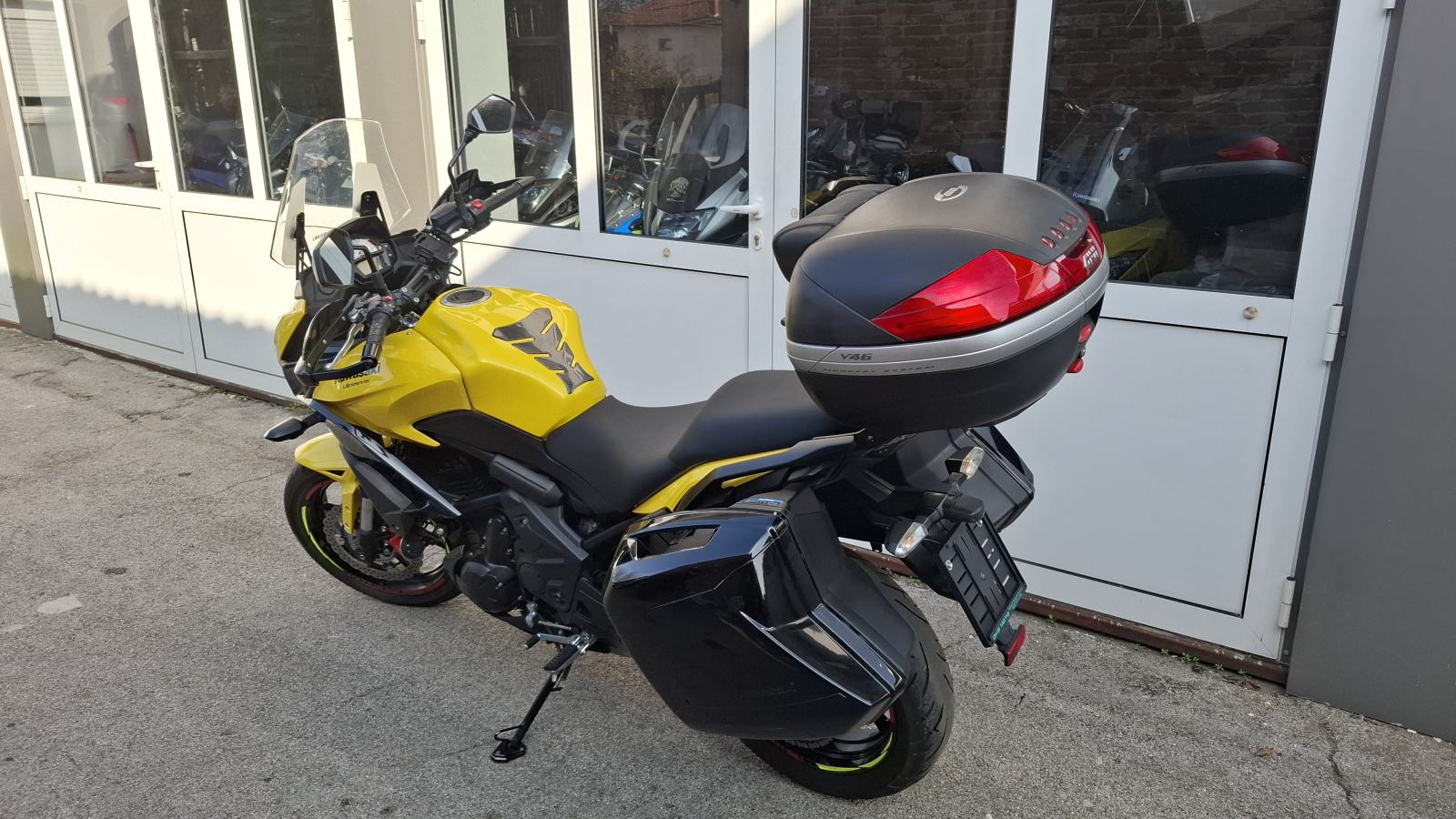 Kawasaki Versys 650 ABS, 18.415.km, puno opreme, odlično stanje, 2015 god.